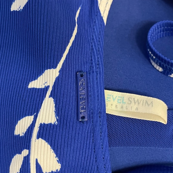 Sea level swimsuit - Picture 4 of 4